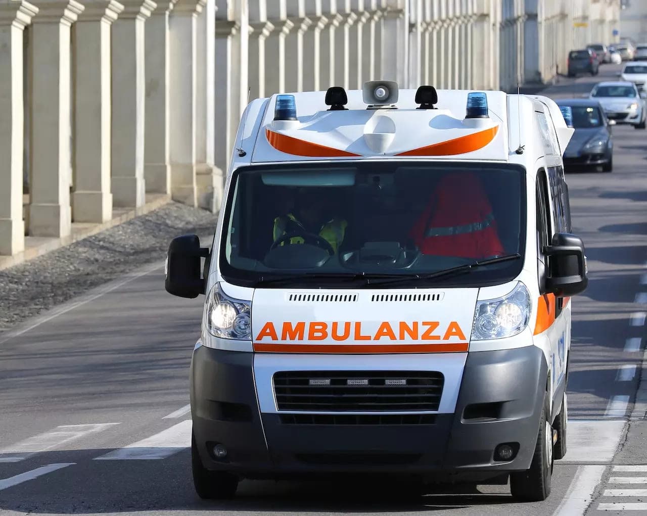Итальянца, который заразился коронавирусом в Праге, доставили домой на карете скорой помощи