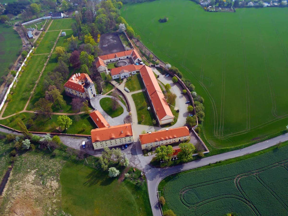 Достопримечательности Праги: Замок Цтенице