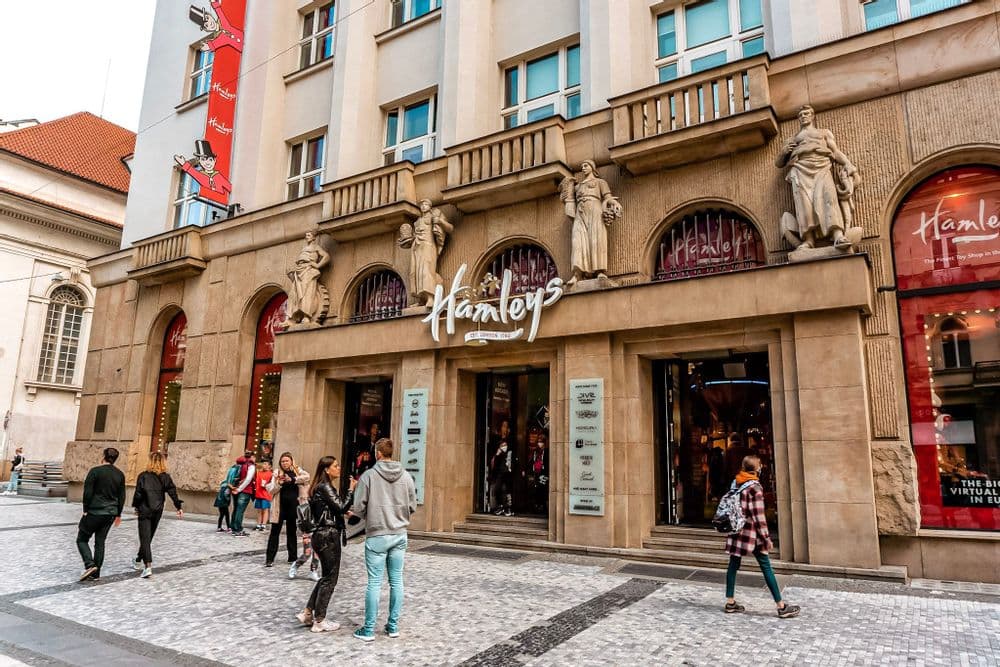 Британский магазин игрушек Hamleys уходит с чешского рынка