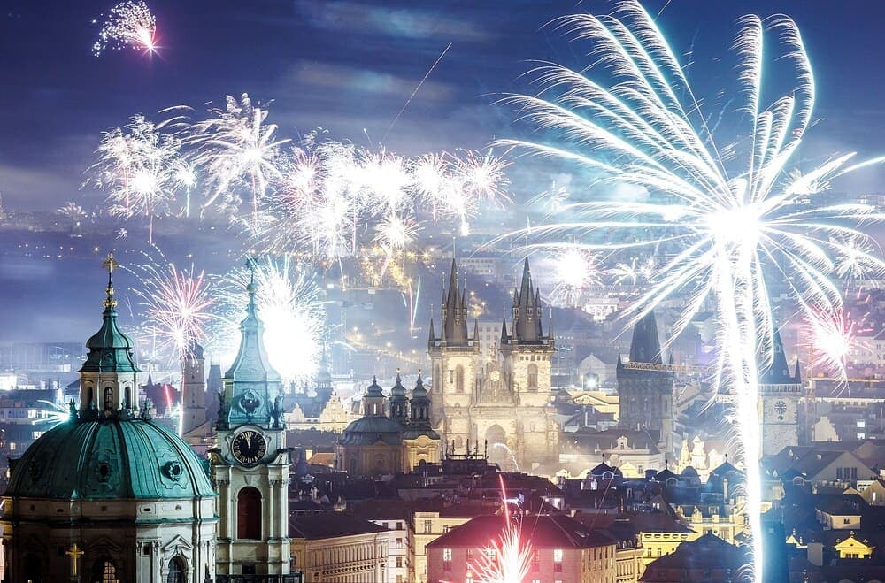 Запрет на использование пиротехники в новогоднюю ночь в Праге оказался неэффективным