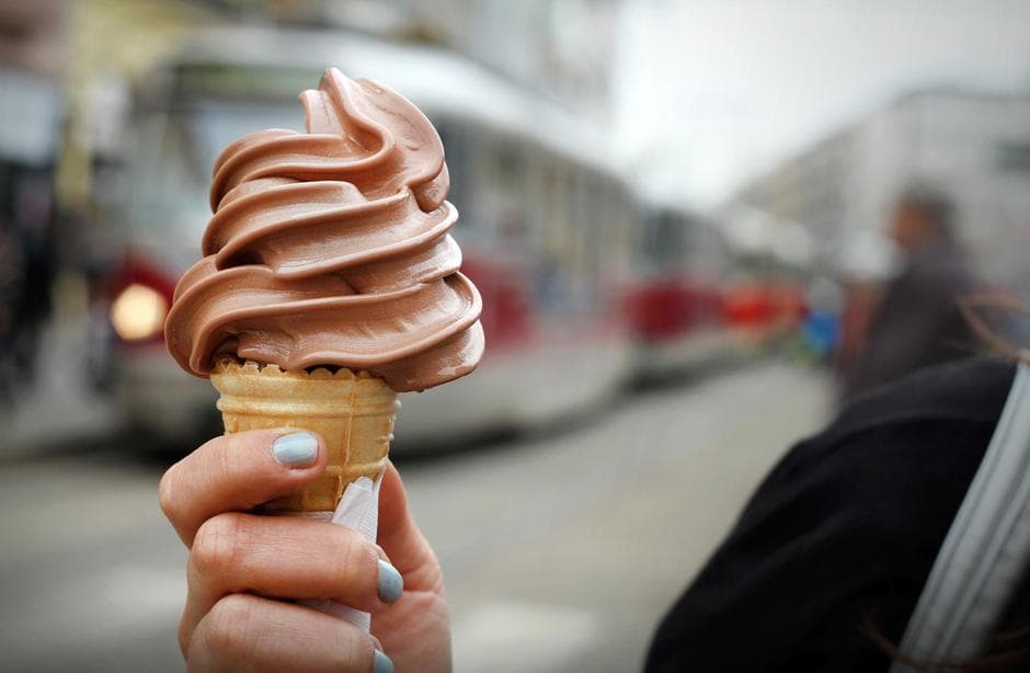 Контроль качества: пражские гигиенисты проверили летние заведения с продажей мороженого. Результаты не очень утешительные