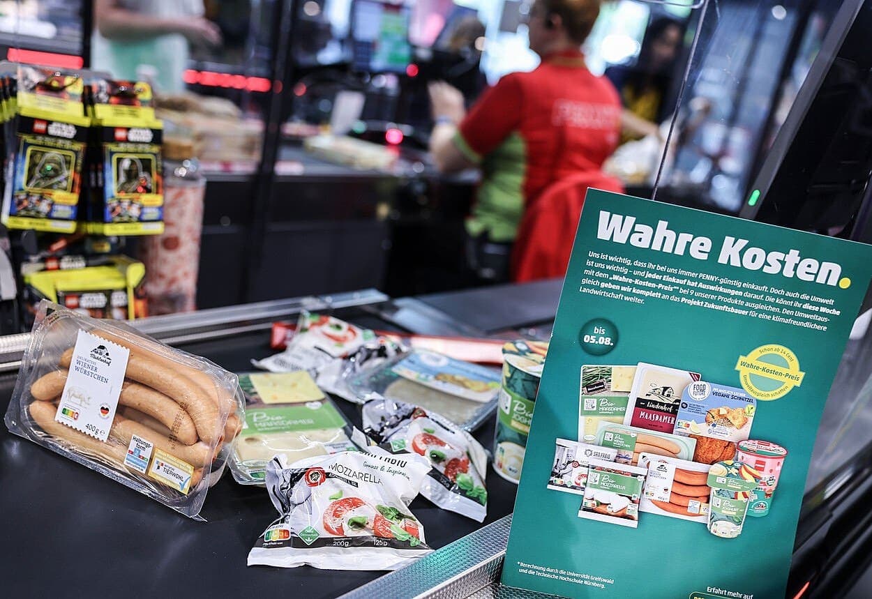В Германии в сети супермаркетов Penny будут временно предлагать девять товаров по "реальной цене"