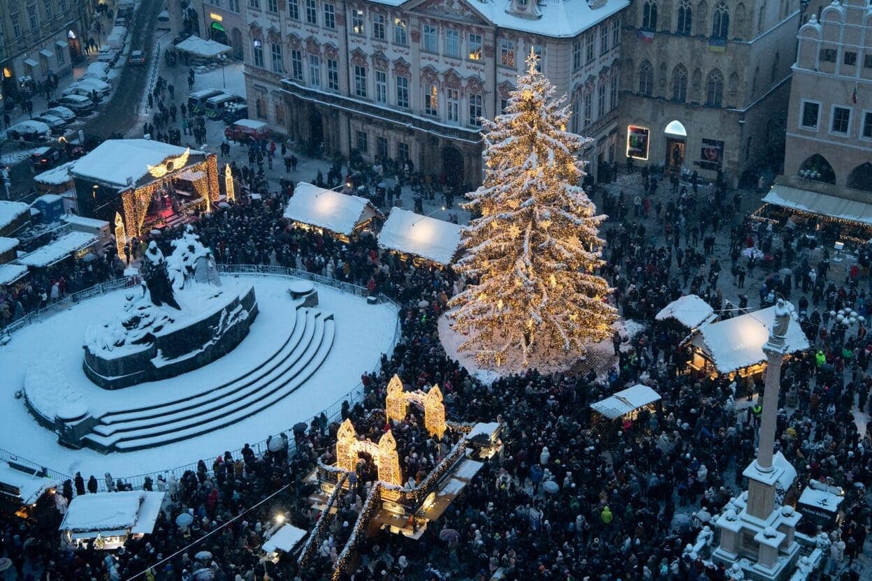Прага возглавила список рождественских ярмарок по наибольшему числу мошенников и краж