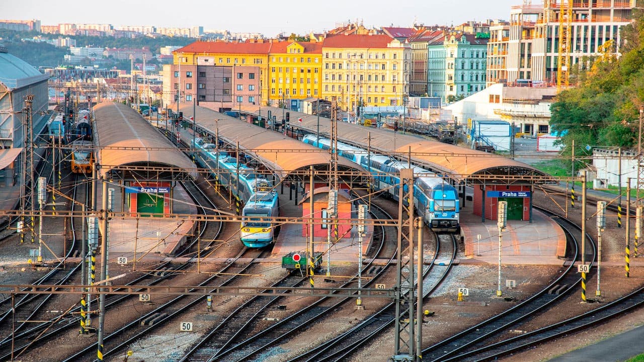 Железнодорожный парадокс: поезда между Прагой и Брно будут ходить дольше, чем до модернизации стоимостью 10 миллиардов крон