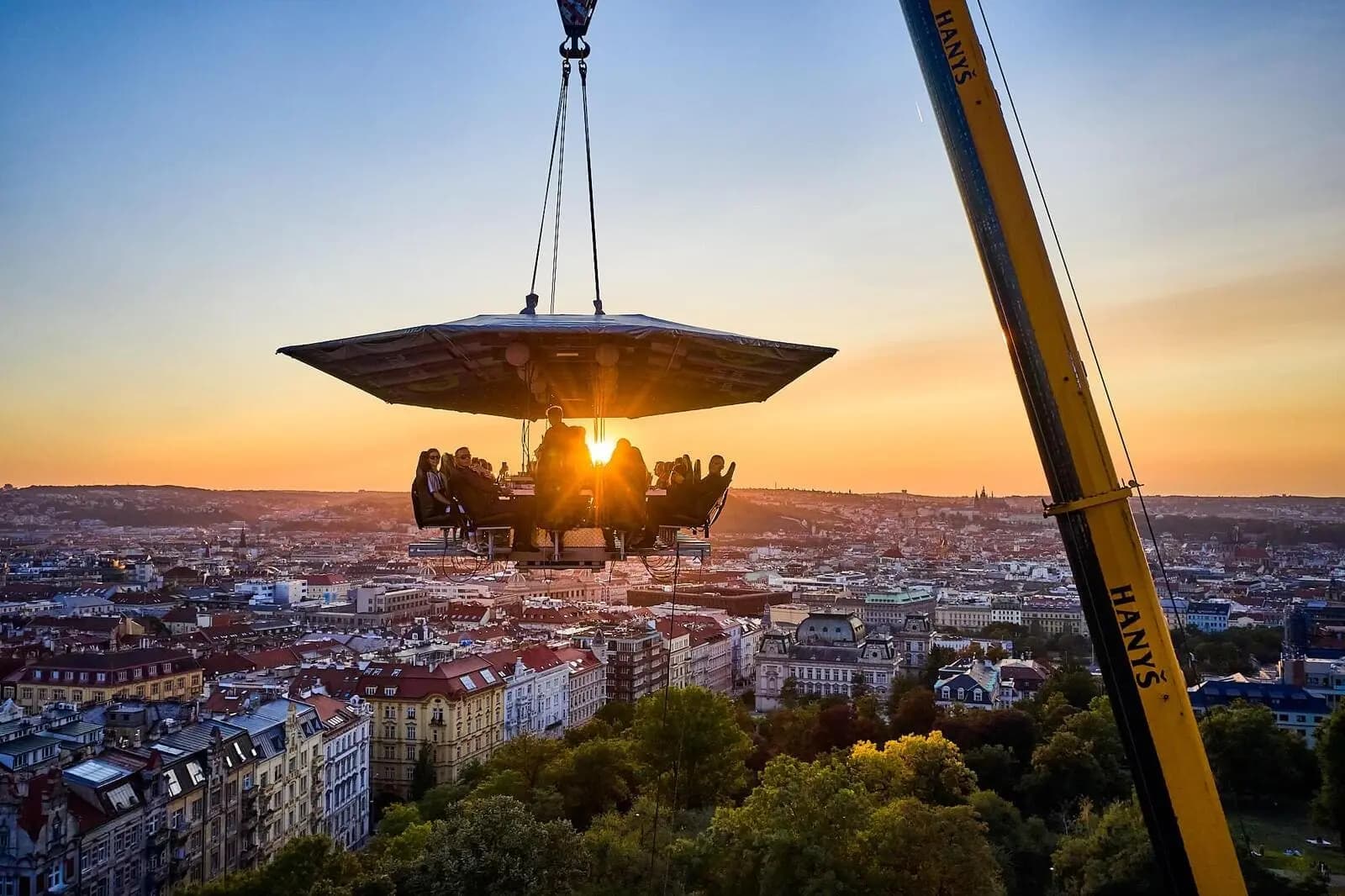 В сентябре в Прагу вернется ежегодный аттракцион DINNER IN THE SKY