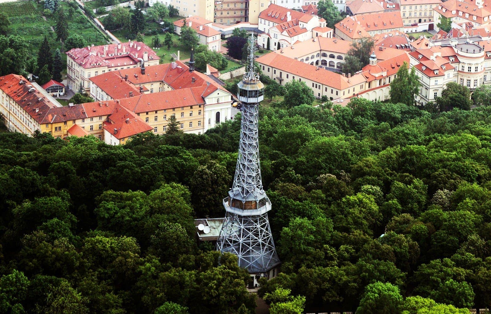 21 октября в Праге пройдет необычное соревнование на Петршинской башне