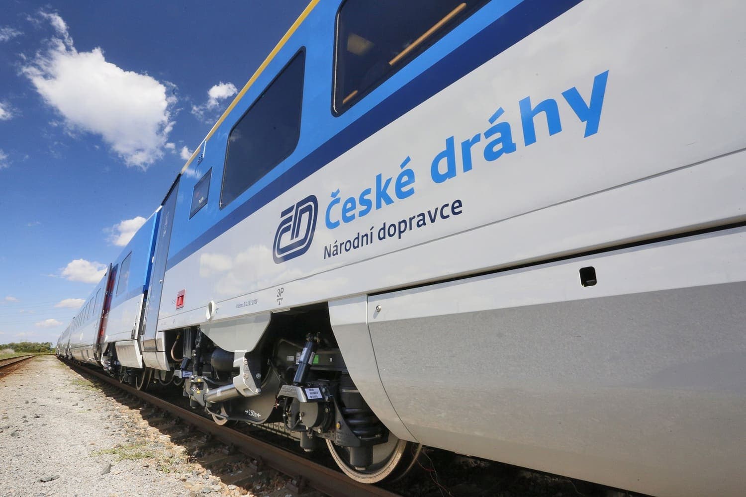 Компания České dráhy начала продавать билеты онлайн и на опаздывающие поезда