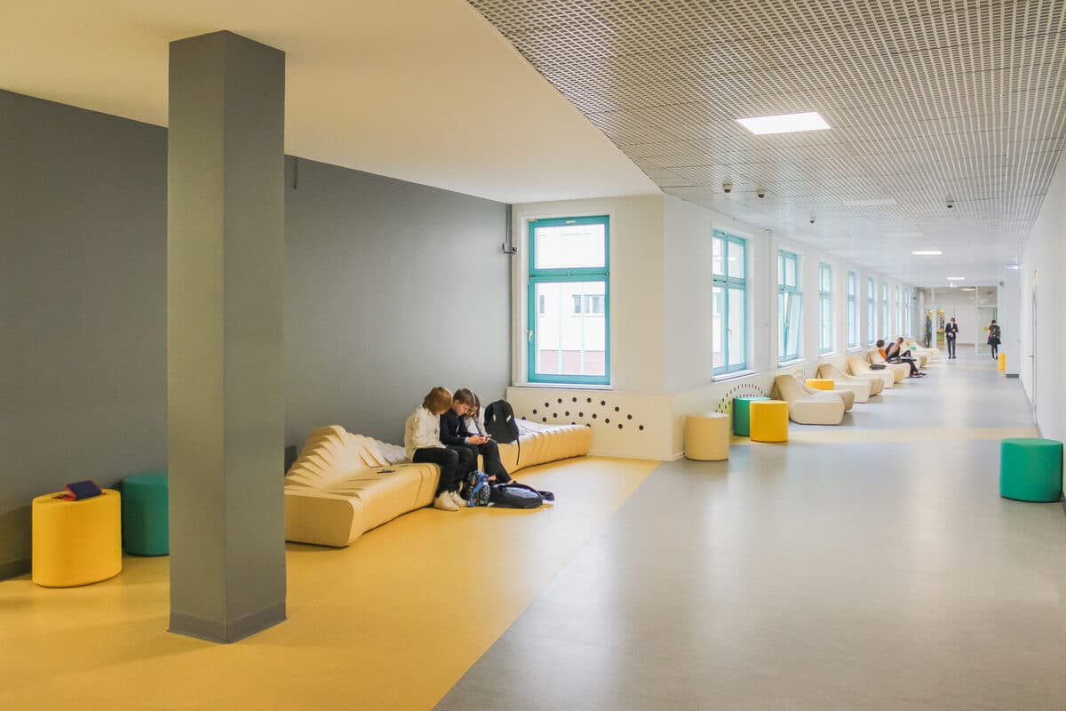 Новые стандарты для школ в Чехии: общие туалеты и классы без раковин