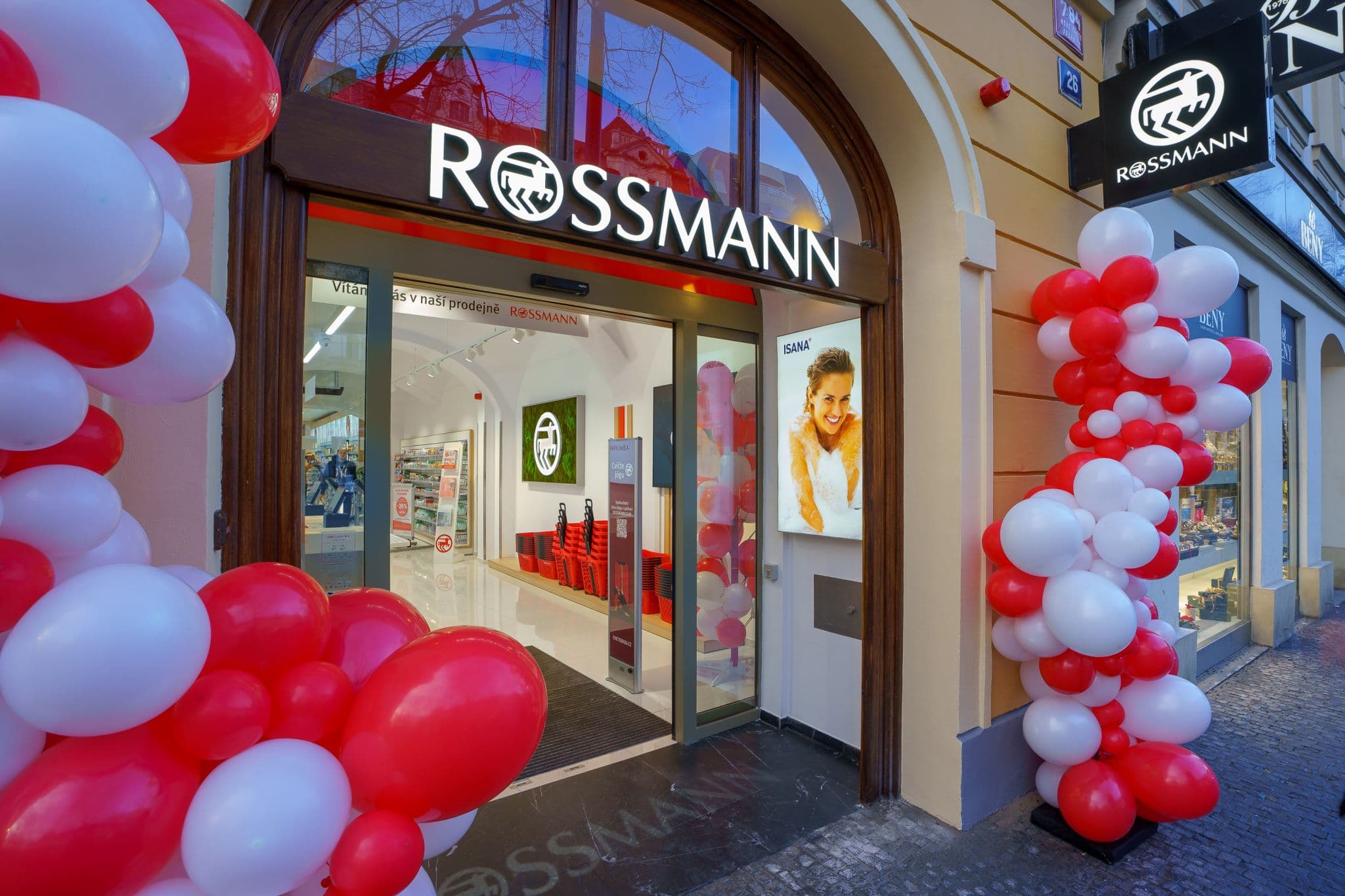 Rossmann открыл в центре Праги свой самый современный филиал