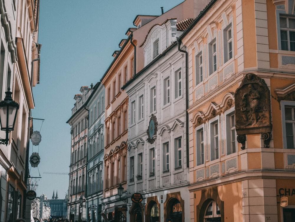 Прага снова набирает очки в Европе: посетители оценили города по чистоте жилья