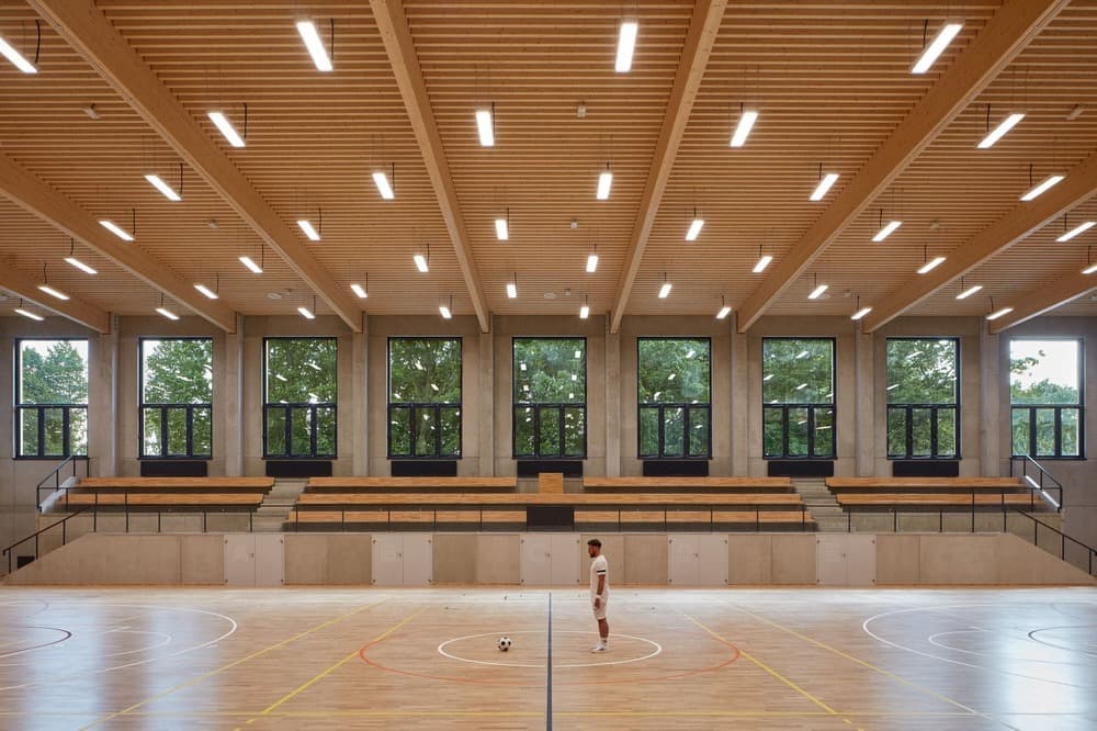 В Колине появился новый спортивный зал. Его спроектировали ведущие архитекторы, а стоимость составила около 111 млн. крон