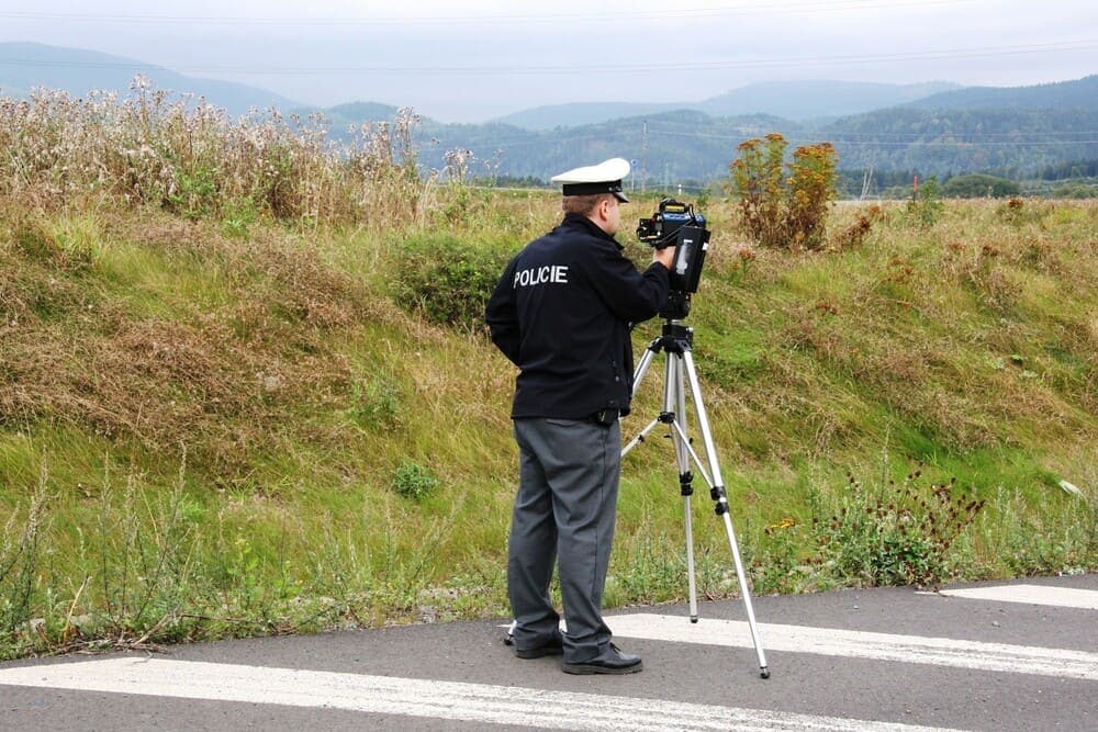 В четверг полиция будет измерять скорость в 950 точках по всей Чехии