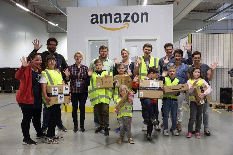 Опыт работы на складе Amazon в Чехии: сотрудники и интересные случаи